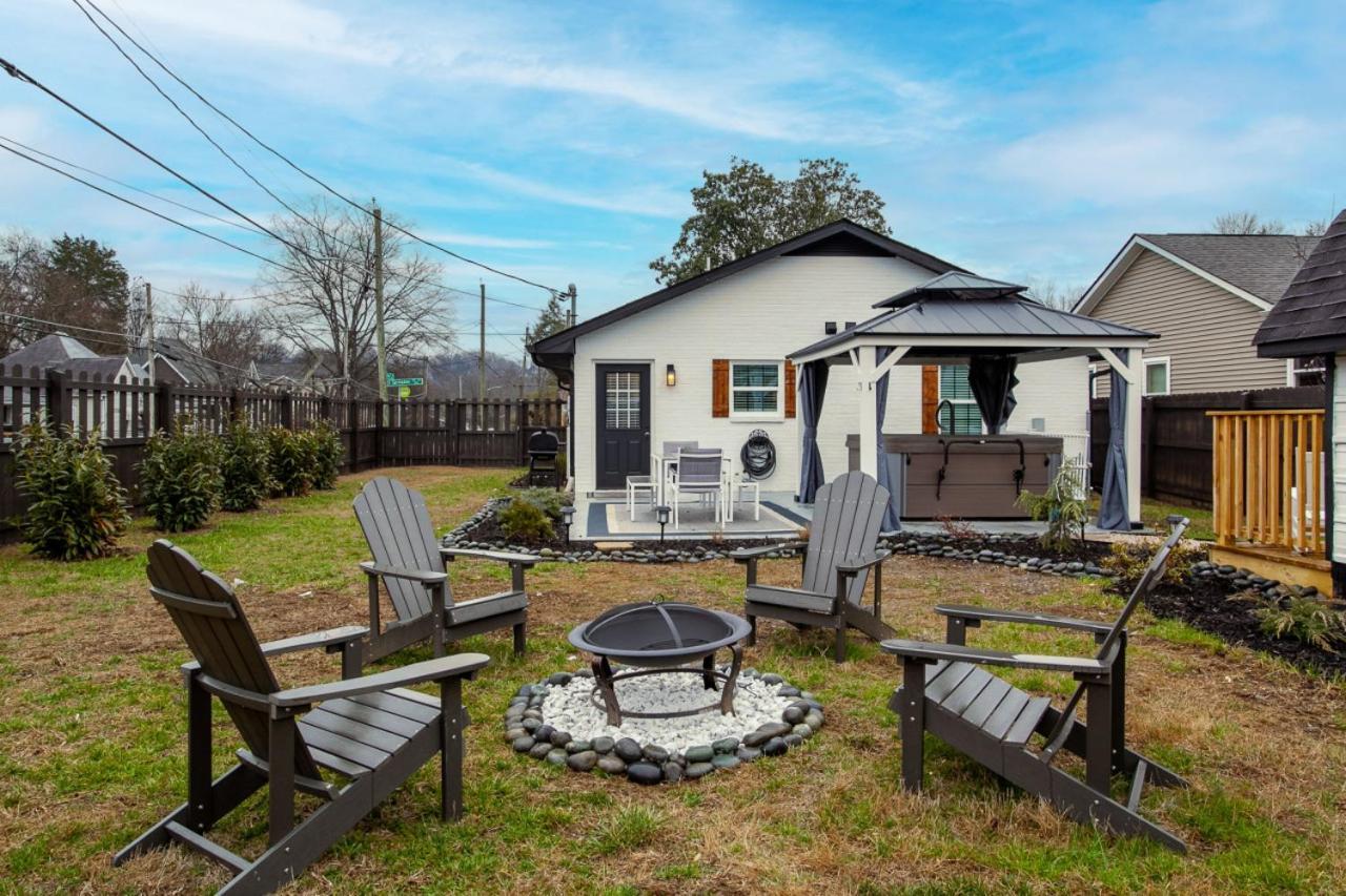 Blue Valley Inn - Hot Tub & Spacious Play Area! Knoxville Exterior foto